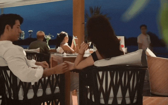 HOT: Michael Trương nắm tay tình mới, hất vai bạn gái cũ TyhD giữa đám đông tạo nên cảnh tượng sốc nhất đêm Halloween!- Ảnh 3.