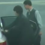 Clip sốc: Nam ca sĩ hạng A giật 1 cô gái khỏi taxi, khiến đối phương ngã sấp mặt xuống đường ava 173649249791955252545 16 0 740 1383 crop 17364926275161543075635jpg