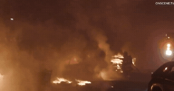 Cựu thành viên ban nhạc nổi tiếng tử vong vì máy bay vướng phải dây điện rồi bốc cháy, lao xuống nhà dân 30 Cựu thành viên ban nhạc nổi tiếng tử vong vì máy bay vướng phải dây điện rồi bốc cháy, lao xuống nhà dân ava chuan 27 17479719284052057610 1747974077325 17479740773821677152497gifpng