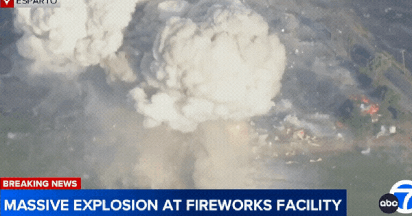 Nổ kho chứa pháo hoa, pháo bay rợp trời trong sự hoảng loạn của người dân ava chuan 50 17514468683701658190249 0 0 630 1008 crop 17514556442851290767385gifpng