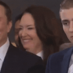 Bất ngờ: Khoảnh khắc 3 giây của Barron Trump và Elon Musk trở thành tâm điểm bàn luận trên MXH ava chuan 7 17374221295145082122gifpng