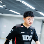 Huyền thoại Uzi rơi vào cảnh "khốn cùng", bị chính fan chỉ trích vì "lầm đường lạc lối" avatar 1735719120305963559323 0 0 750 1200 crop 17357191226921252524480png