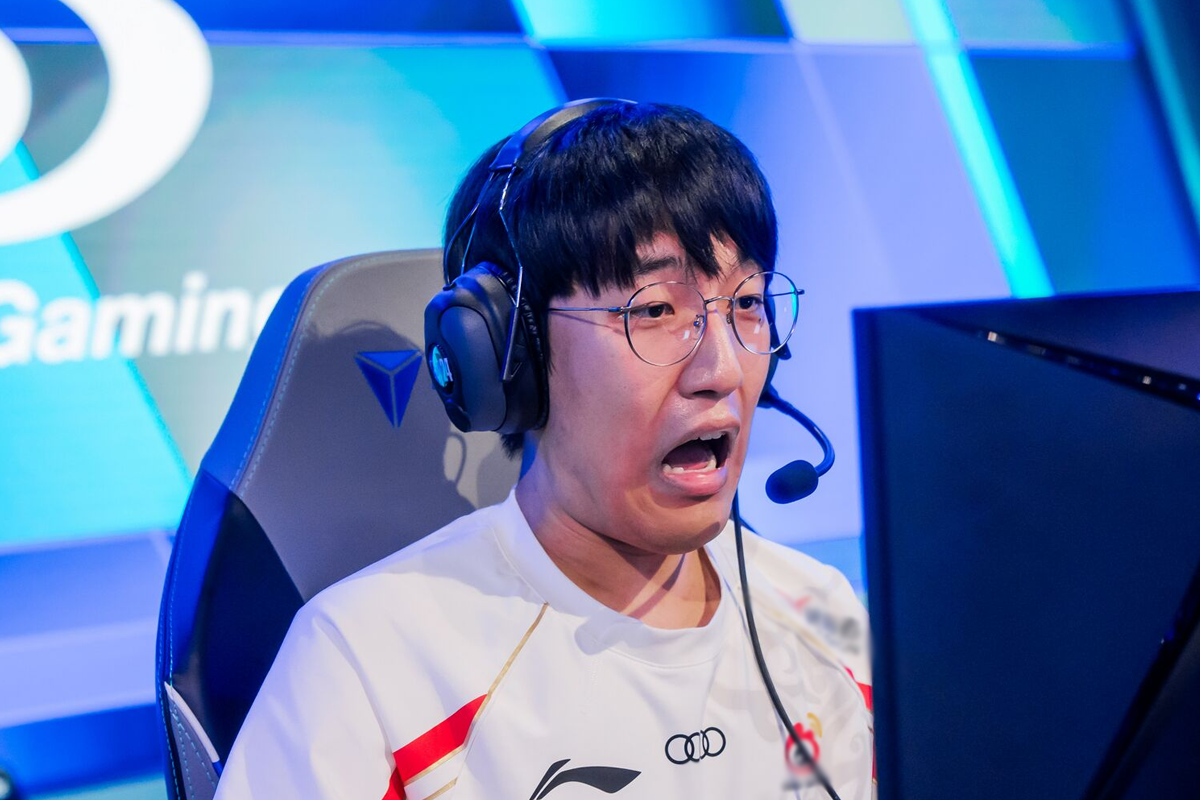 Thảm bại trước TES, Tarzan lập thành tích