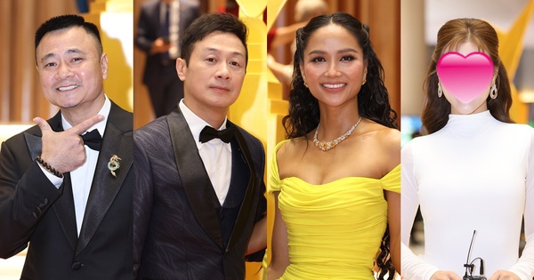 Thảm đỏ hot nhất hôm nay: H'Hen Niê bùng nổ nhan sắc bên MC Anh Tuấn, 1 mỹ nhân chiếm trọn spotlight vì đẹp sáng bừng khung hình avatar1735741758262 17357417597901295513039 0 0 503 960 crop 17357418001791241751509jpg