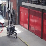 Giở trò cướp bóc trên phố, kẻ bất lương bất ngờ đụng phải đối thủ không vừa vào phút cuối avatar1735797445187 1735797445524490872696gifpng