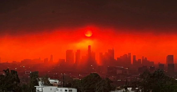 Bức ảnh bình minh đáng sợ tại “thành phố thiên thần” Los Angeles sau chuỗi ngày chìm trong thảm hoạ avatar1736481949060 1736481949540539874546 177 0 742 1080 crop 17364819664941421815703jpg