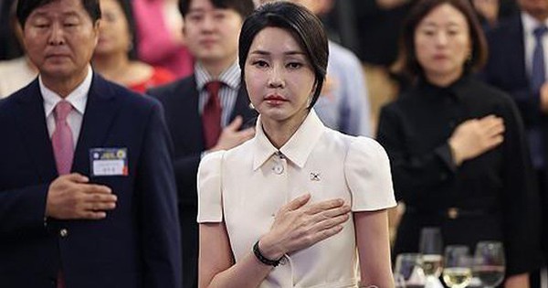 Hàn Quốc: Sức khỏe phu nhân ông Yoon Suk-yeol "ngày càng suy yếu" avatar1737172350661 1737172351024728261324 0 0 314 600 crop 17371723906891798651544jpg