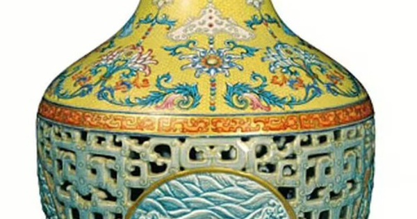 Chiếc bình bị chuyên gia nói là giả 40 năm trước được bán với giá hơn 1.633 tỷ đồng avatar1737274419219 1737274419700658543180 0 47 315 551 crop 17372744575381612228002jpg