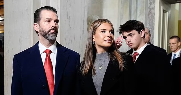 Không phải Barron, đây mới là nhân vật Gen Z tỏa sáng nhất tại lễ nhậm chức Tổng thống Mỹ avatar1737430553706 17374305629671257438227 0 0 396 634 crop 1737430578043521750080jpg