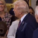 Bà Melania đội chiếc mũ kỳ lạ trong suốt lễ nhậm chức của Tổng thống Donald Trump: Chuyện gì xảy ra? avatar1737447851472 173744785204076409894 0 0 293 469 crop 17374478798261436841905gifpng