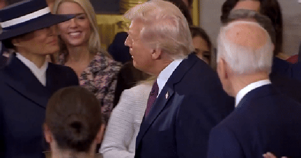 Bà Melania đội chiếc mũ kỳ lạ trong suốt lễ nhậm chức của Tổng thống Donald Trump: Chuyện gì xảy ra? avatar1737447851472 173744785204076409894 0 0 293 469 crop 17374478798261436841905gifpng