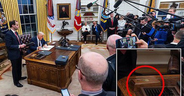 Bên trong Phòng Bầu Dục - phòng làm việc “quyền lực nhất thế giới” mới của Tổng thống Trump: Nút bấm “Coca-Cola không đường” huyền thoại lại xuất hiện avatar1737450005852 1737450010057775336984 0 90 315 594 crop 17374500447311187780698jpg