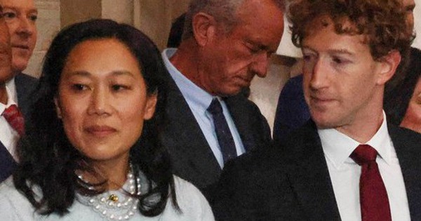 Vợ Mark Zuckerberg bị chê mặc xấu nhất ở lễ nhậm chức avatar1737453367540 1737453372444460970499 0 42 315 546 crop 1737453382666814960775jpg