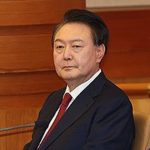 Hàn Quốc: Ông Yoon Suk-yeol đến bệnh viện sau phiên tòa luận tội avatar1737517417763 17375174181201447098281 0 96 315 600 crop 17375174377991124910788jpeg