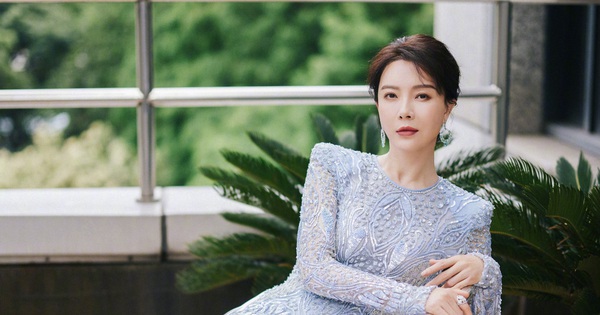 Đệ nhất mỹ nhân tuổi Tỵ đẹp đến mức không ai dám đứng cạnh, U50 vẫn nuột nà như thiếu nữ đôi mươi avatar1738165319426 1738165319780915093171 0 0 1047 1999 crop 17381653485621006567418jpg