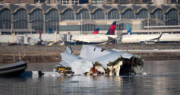 Hộp đen hé lộ bí ẩn vụ rơi máy bay khiến 67 người tử vong: Manh mối quan trọng được tìm thấy avatar1738492038822 17384920391451445173541 63 0 1001 1500 crop 1738492058429912704695jpg