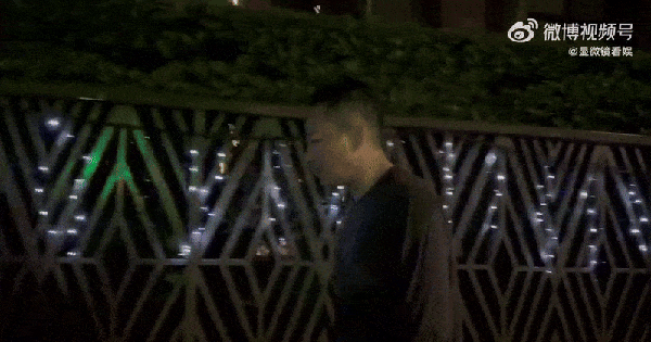 No.1 Hot seach: Chồng cũ Từ Hy Viên dầm mưa trên phố sau tin vợ cũ qua đời vì bệnh cúm avatar1738628352466 1738628355595736236997 0 0 419 800 crop 173862856891620582401gifpng