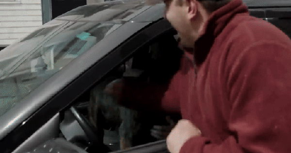 Chó nhà cắn tử vong bé trai 11 tháng tuổi, cha mẹ cố gắng giải cứu trong tuyệt vọng: Hiện trường thương tâm avatar1738739087721 1738739088096525384439 0 0 450 720 crop 17387390990711412933465gifpng