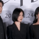 Hành động gây xấu hổ của Song Hye Kyo trước cả rừng ống kính avatar1739344922589 173934492431420640895 0 0 179 342 crop 1739344973741107887208gifpng