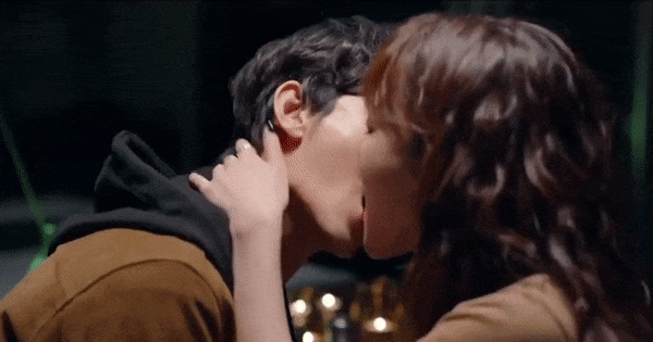 Kiếm hơn 6 tỷ USD nhờ phim tổng tài sến súa avatar1739525237890 17395252382601917705361 0 0 314 600 crop 17395254327611694734890gifpng