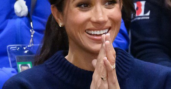 Meghan bất ngờ đeo nhẫn mang biểu tượng của Hoàng gia Anh, liệu đó có phải là một thông điệp gửi nhà chồng? avatar1739614627979 17396146282231550748356 0 26 315 530 crop 17396146465181567089353jpg
