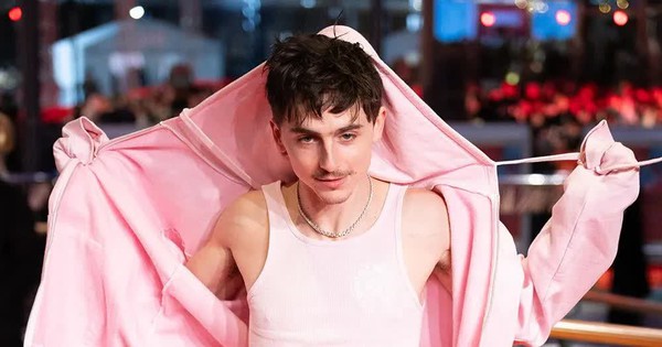 "Chàng thơ" của Hollywood nổi loạn hay khác biệt? avatar1739616355334 1739616355763908208236 0 0 524 1000 crop 17396166018511177487035jpg