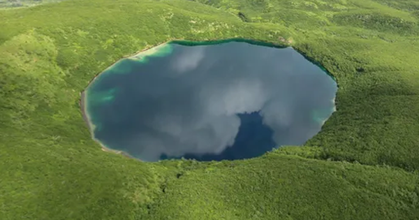 Hố tròn hoàn mỹ giữa Alaska khiến giới khoa học đau đầu: Nó đến từ đâu? avatar1740392569206 17403925693671891422698 0 17 315 521 crop 1740392584075580547742png