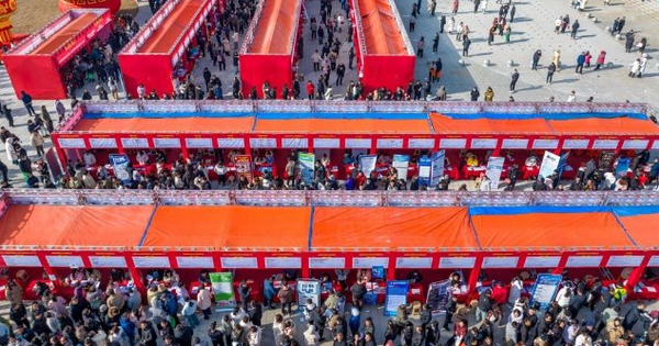 Buồn của người lao động ở xứ tỷ dân: Nguy cơ thất nghiệp khi doanh nghiệp thắt lưng buộc bụng, rời đất nước mới có thêm cơ hội, chật vật với cắt giảm lương và sa thải avatar1740455052890 1740455053207483011392 26 0 422 634 crop 1740455084155676008756png