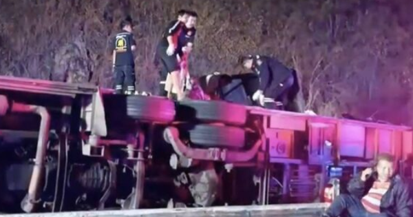 Thảm khốc: Xe khách cao cấp lật nhào khiến hơn 60 người thương vong, nhân chứng kể lại cảnh hiện trường “như địa ngục” avatar1740550180215 17405501804301812934896 0 30 404 676 crop 17405501961741083682903png