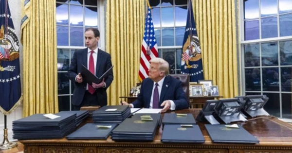 Tiếng Anh sắp thành ngôn ngữ chính thức của Mỹ? avatar1740792130682 1740792131039703254473 0 49 315 553 crop 17407921499511366463074jpeg