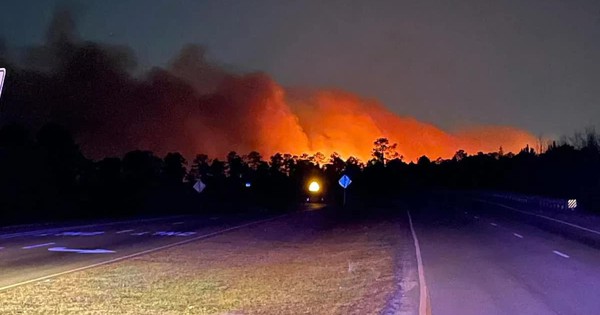 Gần 200 vụ cháy rừng bùng phát tại Mỹ avatar1740992833968 174099283431558431001jpg