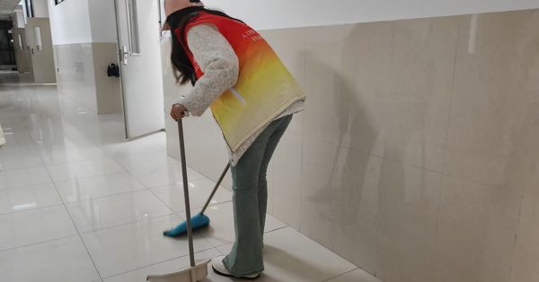 Dư luận sốc trước tin tuyển dụng tạp vụ phải có bằng thạc sĩ, dưới 35 tuổi: Mức lương đưa ra càng gây xôn xao avatar1741443626544 174144362687867916114 53 0 845 1268 crop 17414436446641743106385jpg