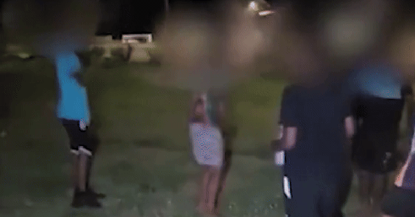 Clip sốc: Nhóm trẻ con vô tư dùng con trăn dài 2,5m chơi nhảy dây, nhận cái kết đắng tức thì avatar1741571438209 174157143890629572633 21 0 372 562 crop 17415715104061911594764gifpng