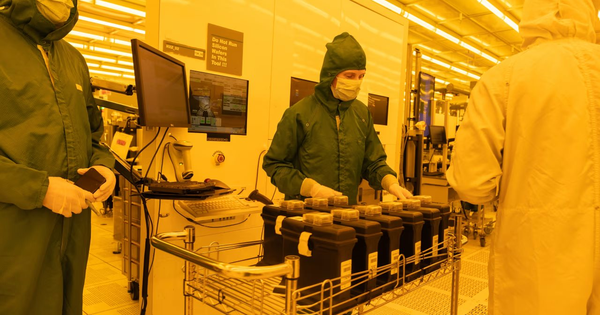 Số phận một ngành công nghiệp trị giá 40 tỷ USD phụ thuộc vào một tia laser nhỏ hơn hạt muối avatar1741586273788 17415862741501379305739 0 0 800 1280 crop 17415863258271334959906png