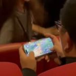 Đang chơi Liên Quân thì gặp cảnh "nhạy cảm" trong rạp chiếu phim, nam game thủ có pha xử lý uy tín avatar1741753570295 1741753571136860153678jpeg