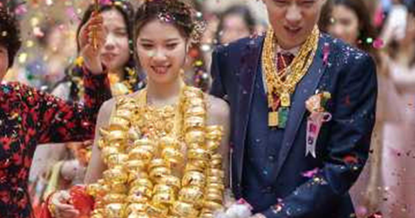 Cô dâu "gây sốt" khi đeo 100 chiếc vòng vàng trĩu cổ, dân mạng chúc mừng xin vía avatar1741858089860 1741858090220185898723 0 75 315 579 crop 17418581341811554872816png