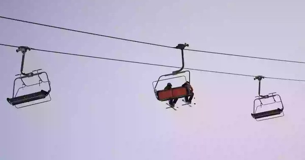 Người đàn ông rơi từ cáp treo khu nghỉ dưỡng trượt tuyết xuống đất tử vong vì nguyên nhân đáng tiếc avatar1741924680019 17419246804391716019479 60 0 960 1440 crop 17419246844831763072314jpg