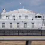 Đây là nơi đang chứa 8.133 tấn vàng - nhiều nhất thế giới, hệ thống bảo vệ siêu nghiêm ngặt với hàng rào điện, cửa kho dày tới 53cm avatar1742201004250 17422010047591267097224 44 0 457 660 crop 1742201010479286557673jpg