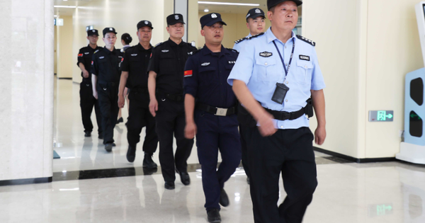 Một bệnh viện ở Trung Quốc tuyển bảo vệ có bằng đại học, lương 6 triệu đồng/tháng gây tranh cãi, HR khẳng định: “Có người nộp CV nhưng chưa nhận ai” avatar1742267604847 17422676051732071447747 0 73 484 847 crop 1742267630208654634756png