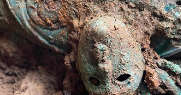 Kho báu chứa 800 vật khác thường lộ ra giữa đồng avatar1743131446141 17431314465441895804961 0 55 315 559 crop 1743131462727382644331jpg