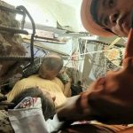 Bức ảnh ghi lại giây phút sinh tử ám ảnh sau thảm hoạ động đất tại Myanmar avatar1743247237170 17432472380661211104547 30 0 480 720 crop 1743247243936762286320jpg