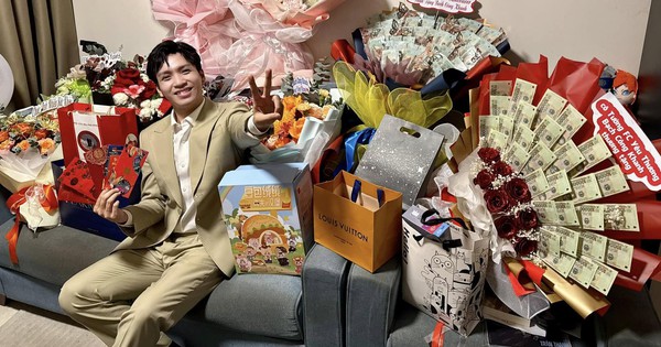 Nam nghệ sĩ Việt nổi tiếng: 35 tuổi vẫn độc thân, đi hát được lì xì nhiều hơn cả tiền cát-xê avatar1743511617631 1743511618883684755237 383 0 1430 2000 crop 17435116305341520971791jpg