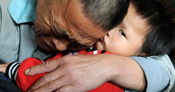 Bé trai 8 tháng tuổi bị bắt cóc: Ông nội sống trong uất hận rồi qua đời và sự thật đau lòng bị che giấu avatar1743582475805 17435824760391129973873 0 106 340 650 crop 17435825166441841864097jpg