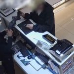 Tịch thu 5 kg vàng của người đàn ông nhiều ngày liên tiếp vào cửa hàng mua không nhìn giá: Phát hiện đường dây tinh vi phía sau avatar1743672503609 17436725038721571659932jpeg