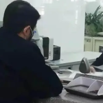 Thấy người đàn ông rút 460 triệu đồng để mua vàng mừng cưới em họ, nhân viên ngân hàng nhanh chóng báo cảnh sát: "Ông không được phép làm vậy" avatar1744077819939 17440778203202005969800png