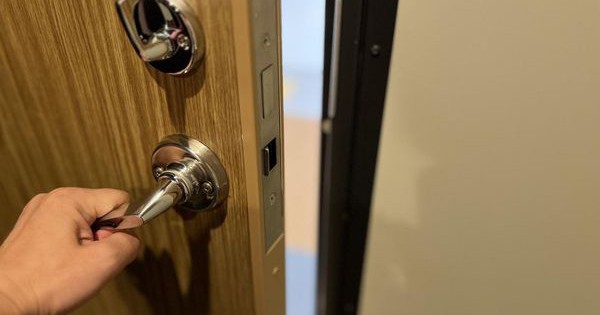 Mua căn hộ giá hơn 25 tỷ xong quên mất, 28 năm chủ nhà quay lại thì bàng hoàng phát hiện cảnh tượng sốc avatar1744084461588 1744084461901613379211 23 0 398 600 crop 1744084485490869722047jpg