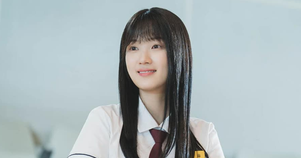 Mỹ nhân bị 200 đoàn phim từ chối vì "nấm lùn", giờ yêu toàn siêu sao mét tám còn gây bão toàn cầu mới nể avatar1744097511348 1744097511826834904017 0 0 468 895 crop 174409757618777345524png