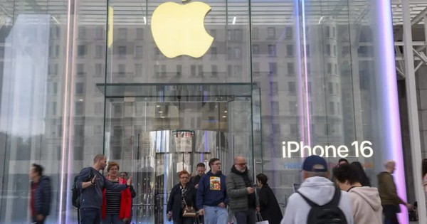 Bây giờ hoặc không bao giờ: Người Mỹ đổ xô xếp hàng mua iPhone vì lo sợ mức thuế quan mới sẽ khiến iPhone trở thành điện thoại xa xỉ avatar1744182741709 17441827420581189756093 43 0 681 1020 crop 1744182750566758336700jpg