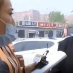 Người đàn ông ở tầng 2 phá dỡ cầu thang chung, yêu cầu cư dân phải trả phí 1,7 tỷ đồng nếu đi qua, khẳng định: “Đây là đất của tôi nên tôi có quyền” avatar1744621659592 17446216599321774558682jpeg