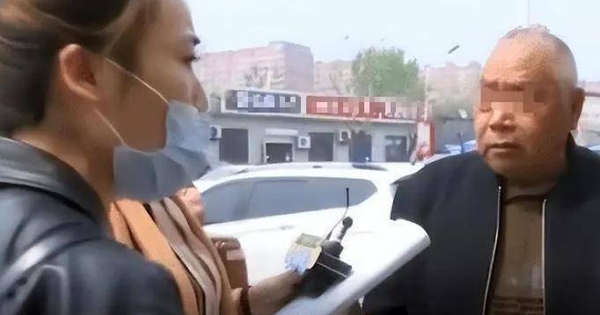 Người đàn ông ở tầng 2 phá dỡ cầu thang chung, yêu cầu cư dân phải trả phí 1,7 tỷ đồng nếu đi qua, khẳng định: “Đây là đất của tôi nên tôi có quyền” avatar1744621659592 17446216599321774558682jpeg